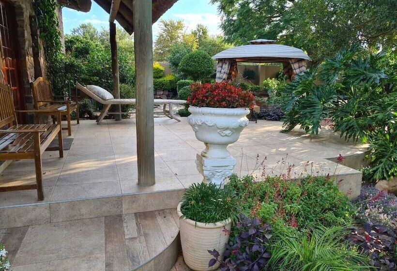 تختخواب و صبحانه Stone Town Guesthouse