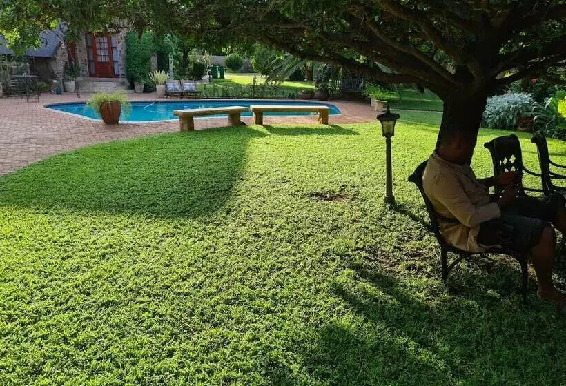 تختخواب و صبحانه Stone Town Guesthouse