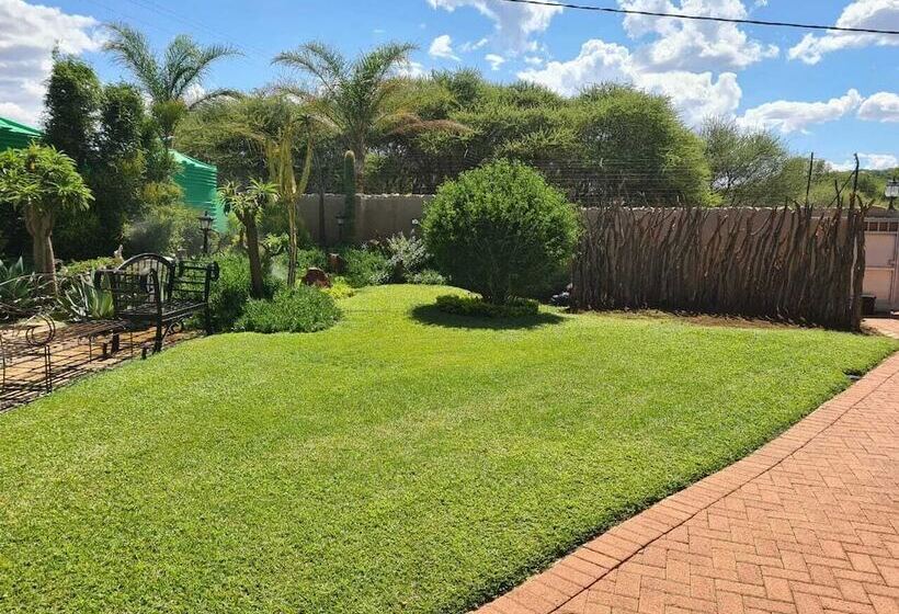 تختخواب و صبحانه Stone Town Guesthouse