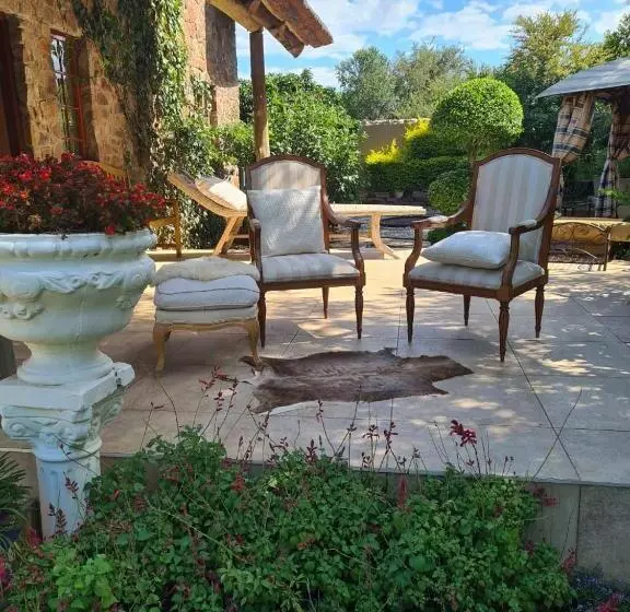 تختخواب و صبحانه Stone Town Guesthouse