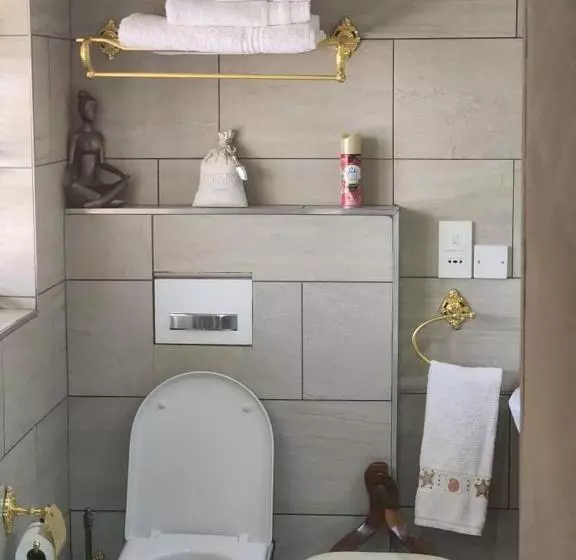 تختخواب و صبحانه Stone Town Guesthouse