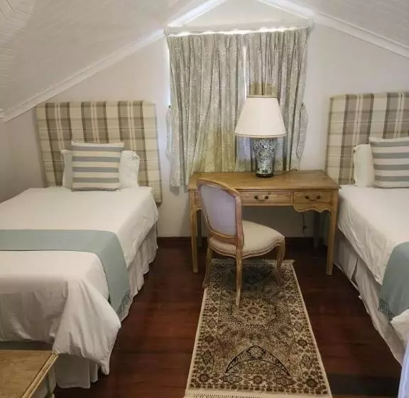 تختخواب و صبحانه Stone Town Guesthouse