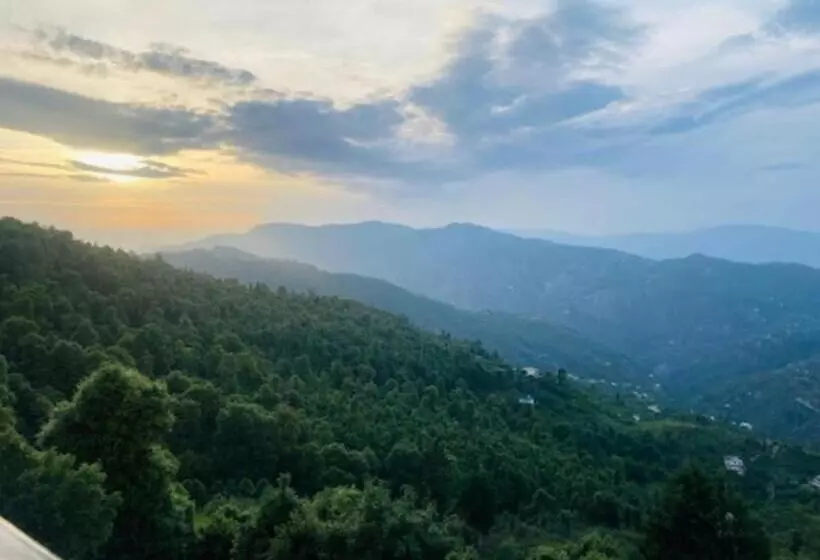 هتل Cabin In The Woods  Luxury Cottages In Mukteshwar