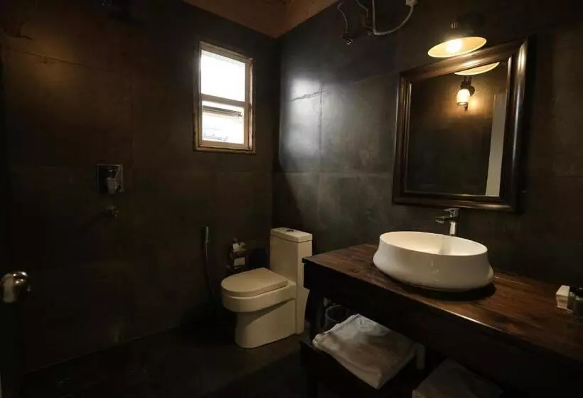 هتل Cabin In The Woods  Luxury Cottages In Mukteshwar