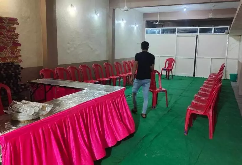 ホテル Kartik Palace