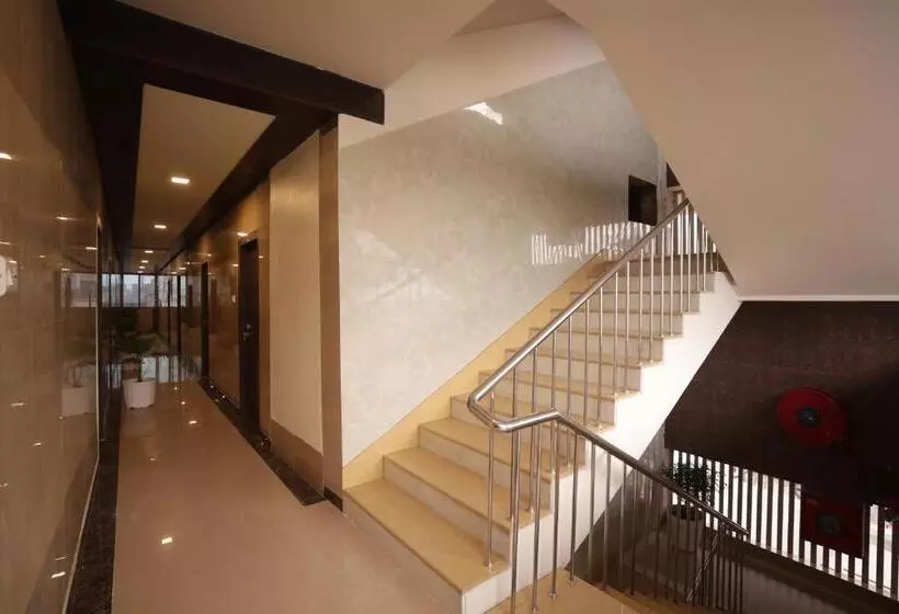 Hotelli Life Point Grand