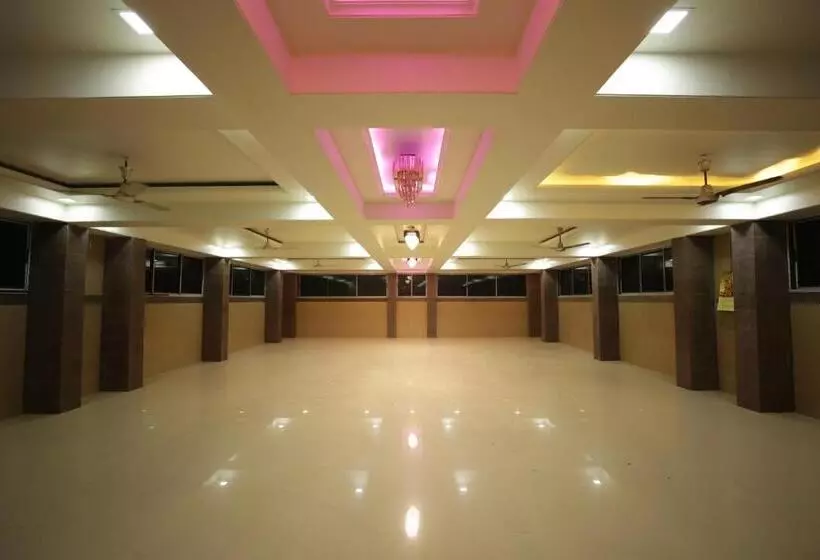 Hotelli Life Point Grand