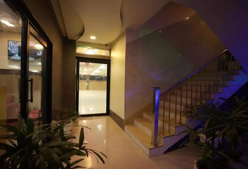 Hotelli Life Point Grand