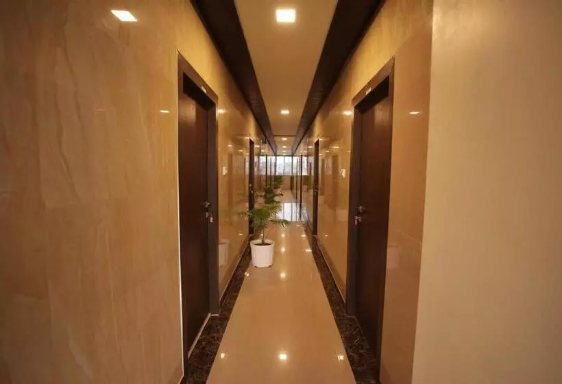Hotelli Life Point Grand