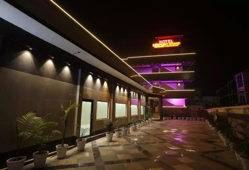 Hotelli Life Point Grand