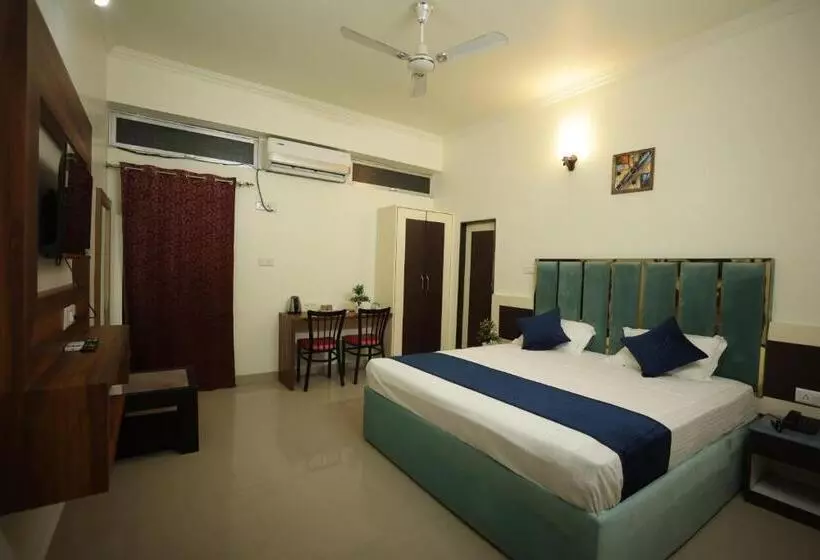 Hotelli Life Point Grand