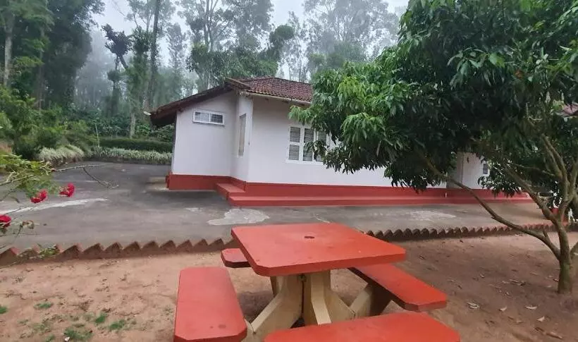 ホテル Nakoor Volkot