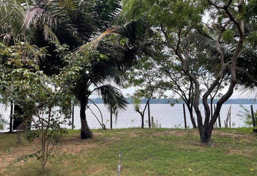 Hotell Neithal Batticaloa