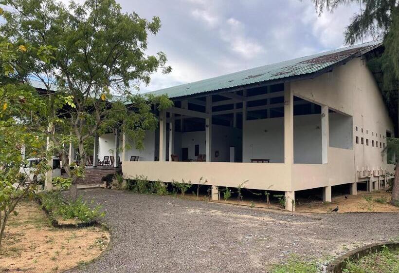 Hotell Neithal Batticaloa