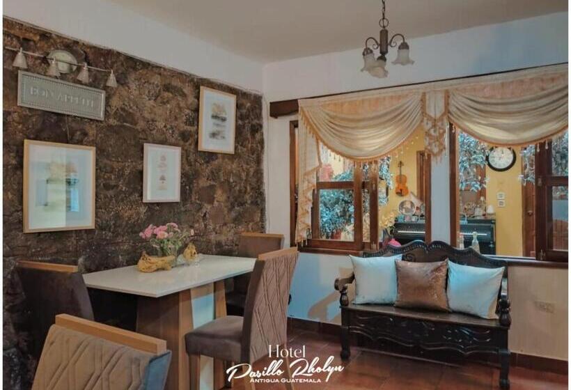 هتل Pasillo Rholyn