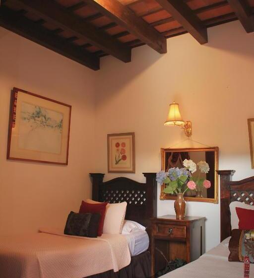 هتل Pasillo Rholyn