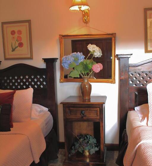 هتل Pasillo Rholyn