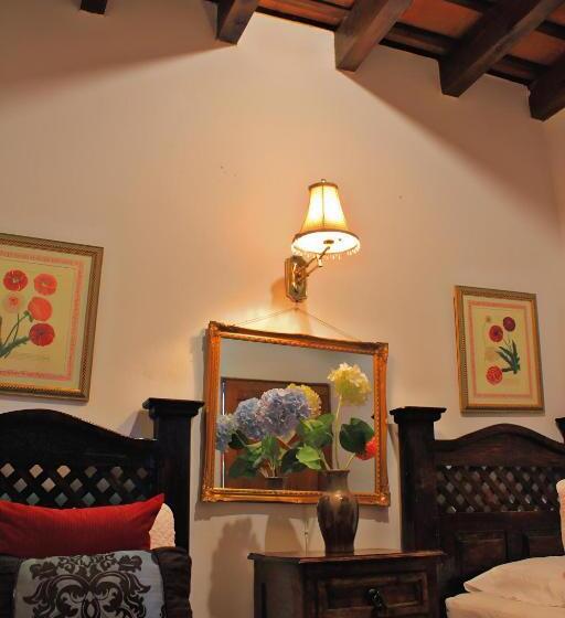 هتل Pasillo Rholyn