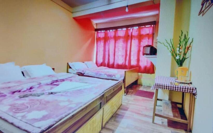 בית מלון כפרי Twilight Lodge