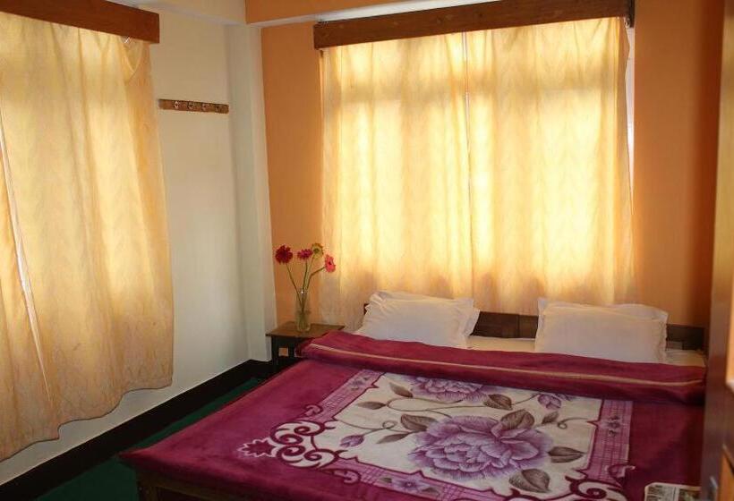 בית מלון כפרי Twilight Lodge