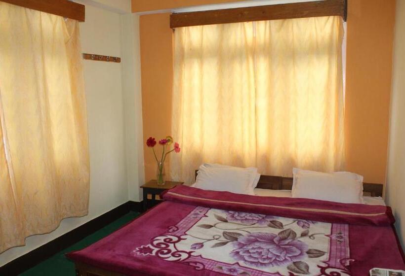 בית מלון כפרי Twilight Lodge