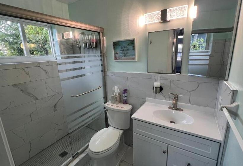 膳宿费 Billy S Resort Clothing Optional  Men Only   Solo Hombres