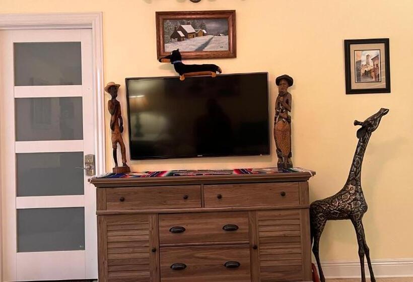 膳宿费 Billy S Resort Clothing Optional  Men Only   Solo Hombres