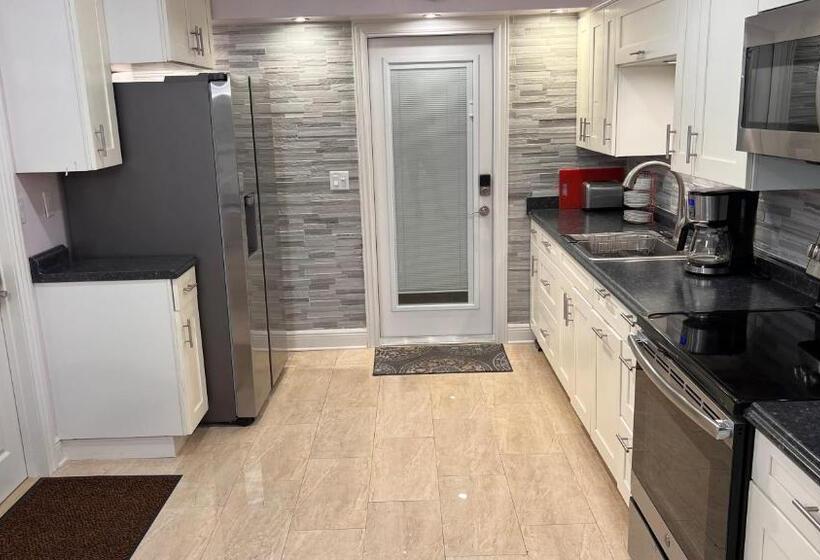 膳宿费 Billy S Resort Clothing Optional  Men Only   Solo Hombres