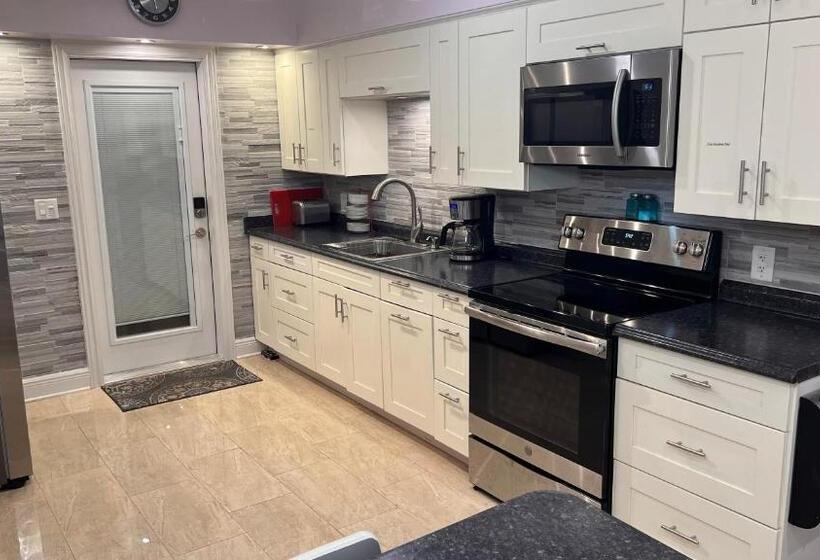 膳宿费 Billy S Resort Clothing Optional  Men Only   Solo Hombres