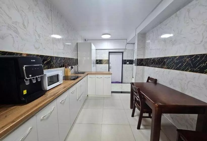 پانسیون Etuga Guesthouse, Close To Sukhbaatar Square
