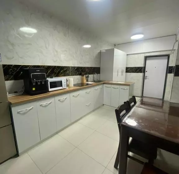 پانسیون Etuga Guesthouse, Close To Sukhbaatar Square