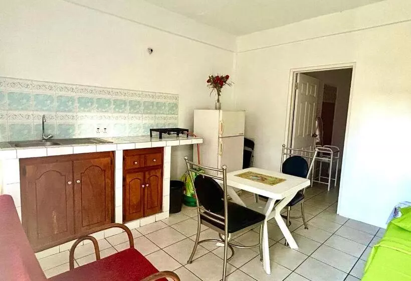 پانسیون Tamernique Apartments