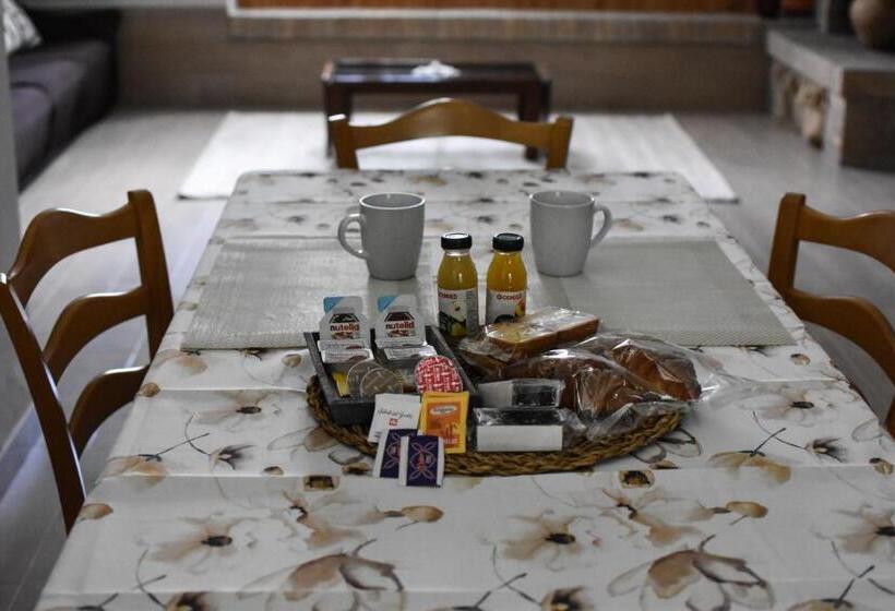 پانسیون The Lover House