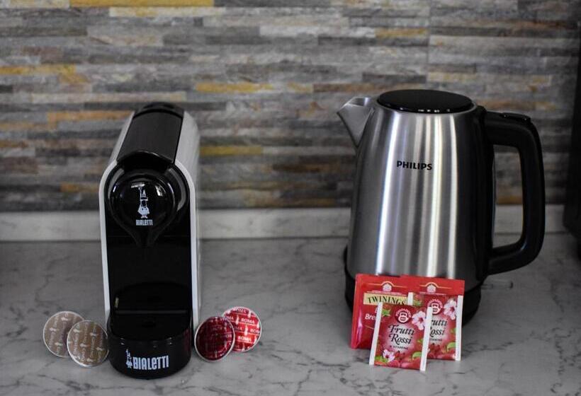 پانسیون The Lover House