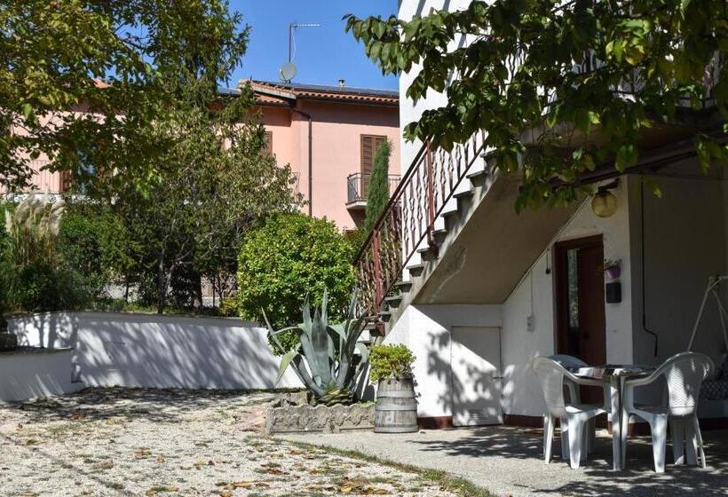 پانسیون The Lover House