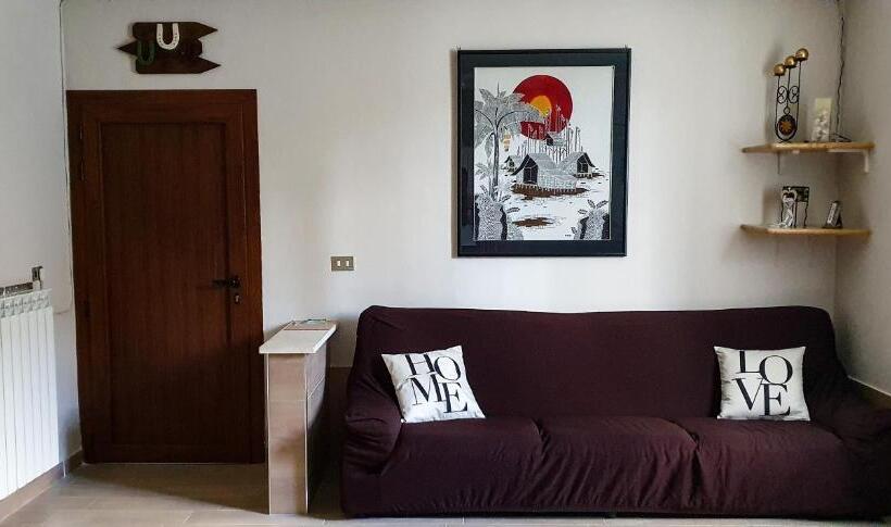 پانسیون The Lover House