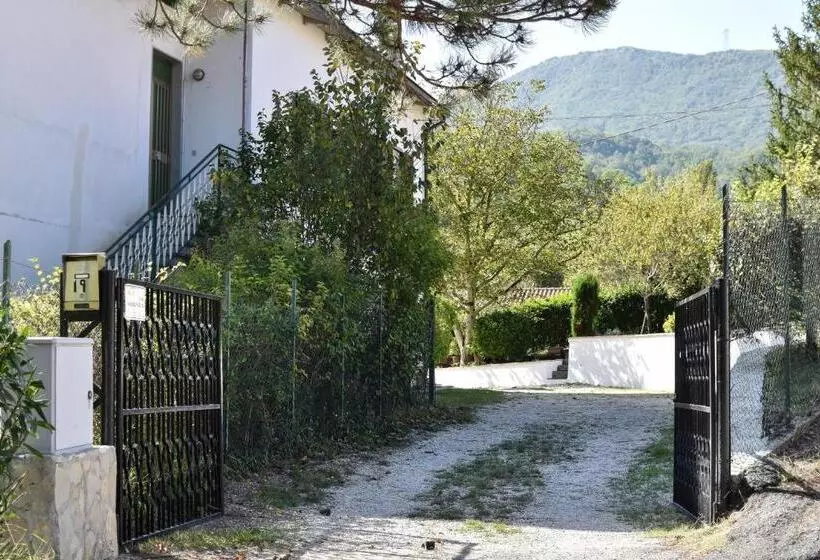 پانسیون The Lover House