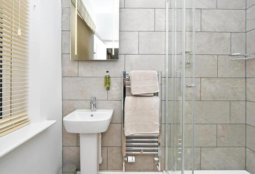 ペンション The Masons Arms