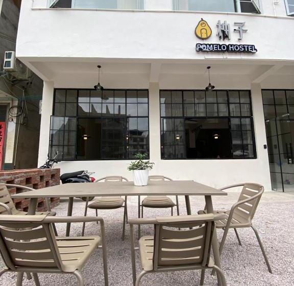 Pomelo Hostel Xingping