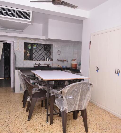 Shree Krupa Boys Hostel