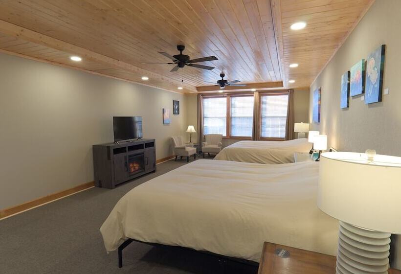 The Nuwray Hotel & Carriage House