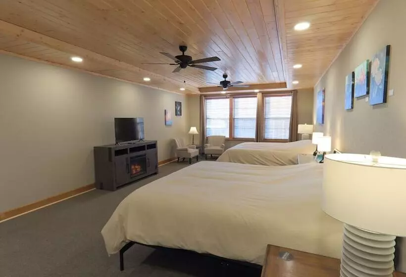 The Nuwray Hotel & Carriage House