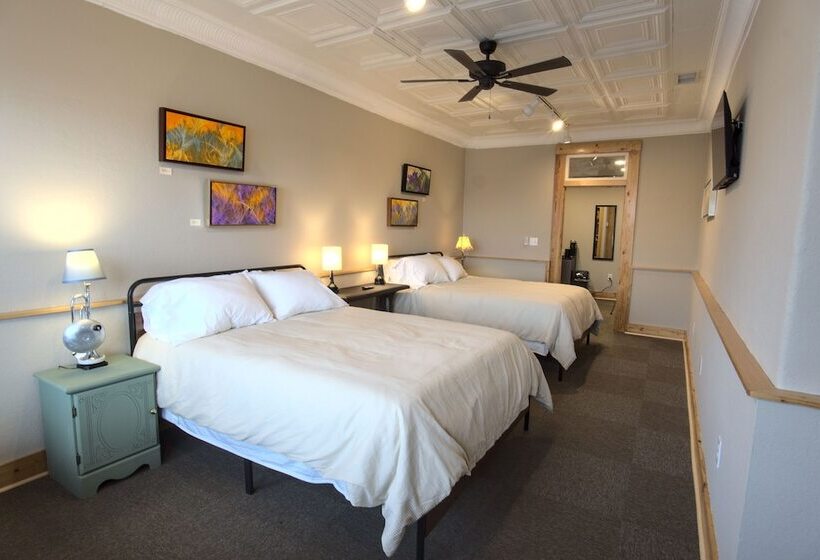 The Nuwray Hotel & Carriage House