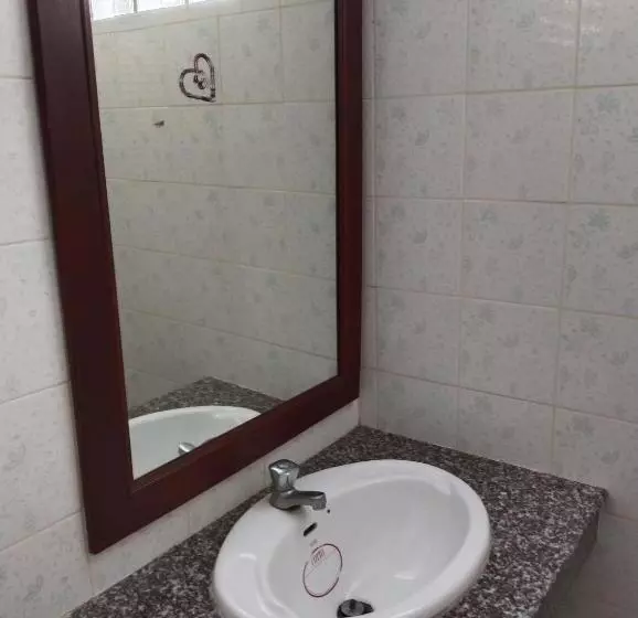 ซิตี้ แม่นชั่น