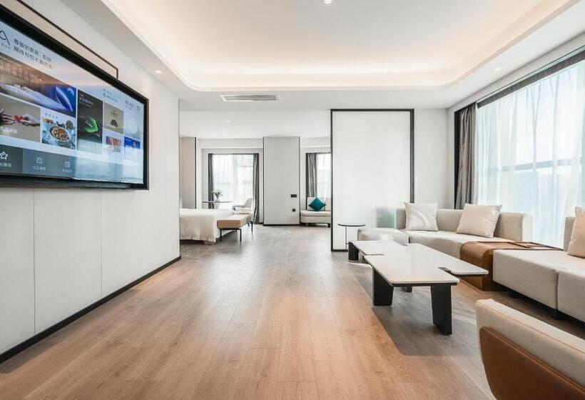 Atour Hotel Chengdu East Station Greenland 468 Center