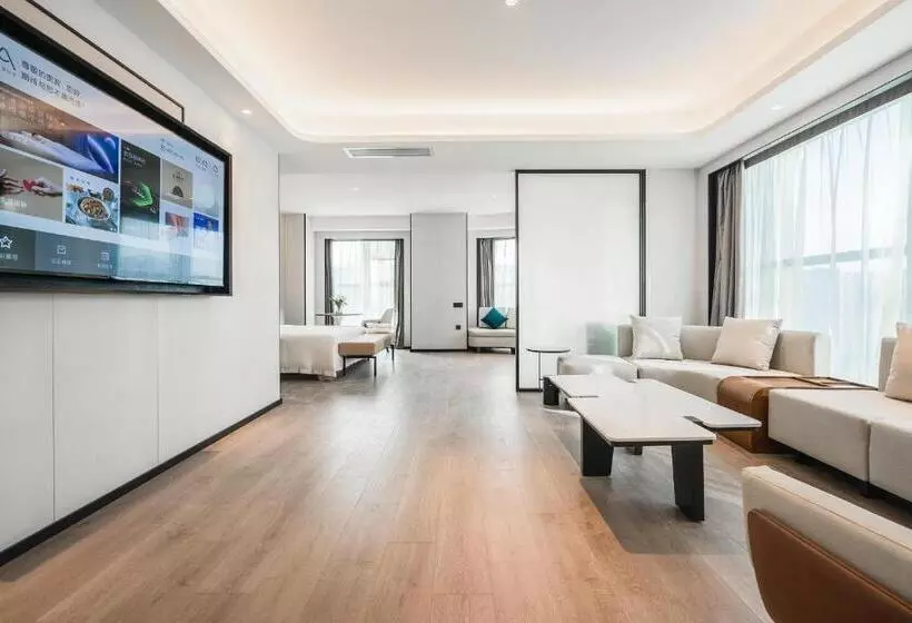 Atour Hotel Chengdu East Station Greenland 468 Center