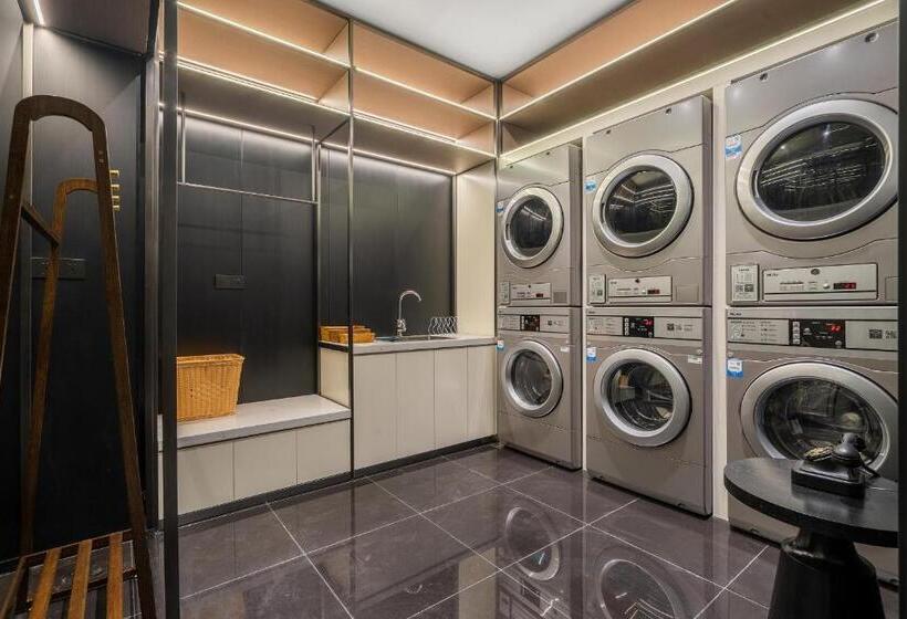 Atour Hotel Chengdu East Station Greenland 468 Center