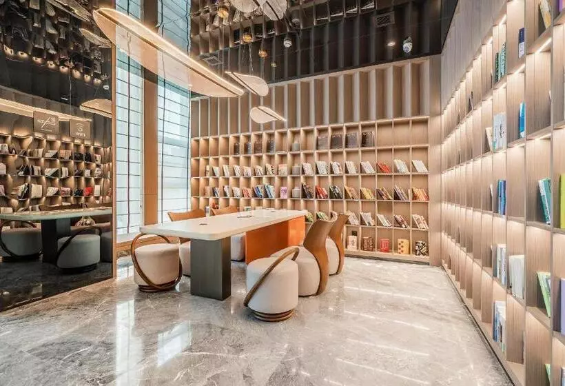 Atour Hotel Chengdu East Station Greenland 468 Center