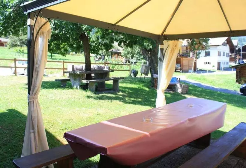 ベッドアンドブレックファースト La Petite Auberge