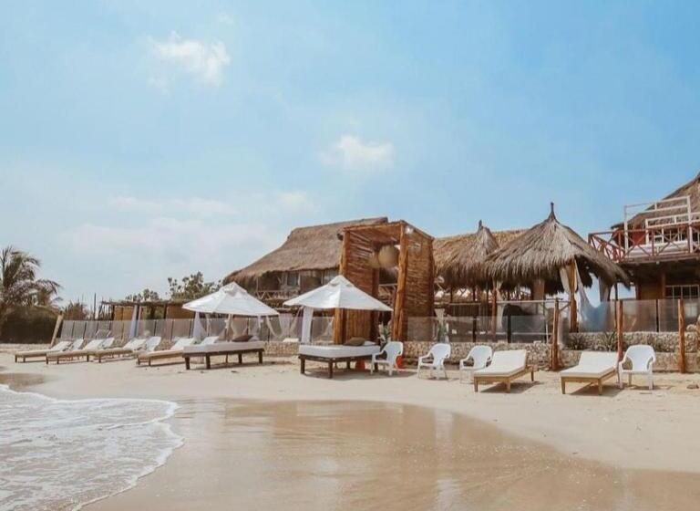 Estadía En Hermoso Hotel En La Isla De Punta Arena Cartagena